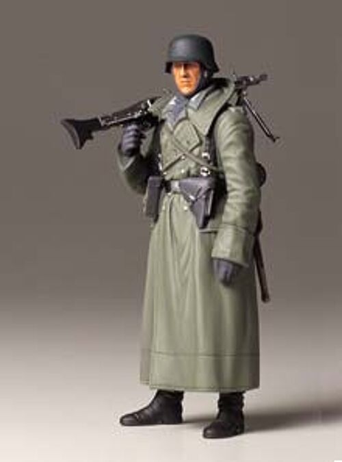 Tamiya 1/16 scale WWII German machine gunner (greatcoat)