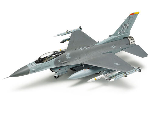 Tamiya 1/72 scale Lockheed Martin F-16CJ Fighting Falcon w Full Equipment