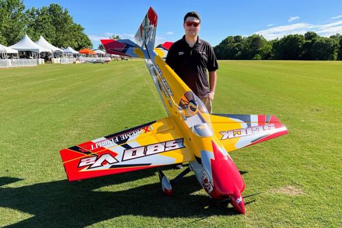 Extreme Flight - Slick 580 EXP 105.5" V2, Yellow/Red/Grey ARF Kit