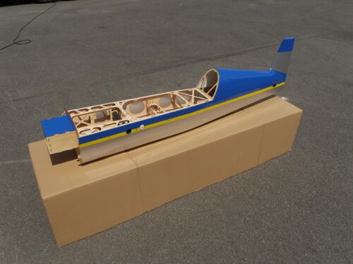 Edge 540 88", Rumpf Blau/Yellow/Silber