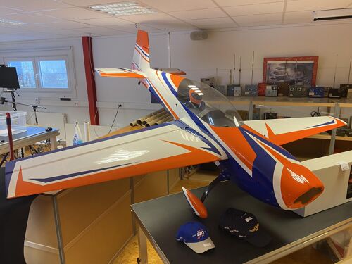 Showroom Model (NEW) - Extreme Flight Extra 300 125" (3175mm) V4, Orange/White/Blue ARF Kit