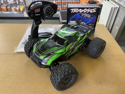 Second Hand - Traxxas Mini Maxx 1/10 Car RTR + Charger 