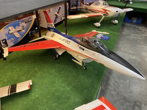 Showroommodel (NIEUW – Licht Beschadigd) - HSD Jets F-16 Jet 1245mm / 105mm EDF PNP Rood/Wit