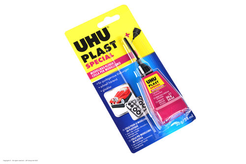 UHU - Plast Special - 30 g - Colle de modélisme avec aiguille métallique fine